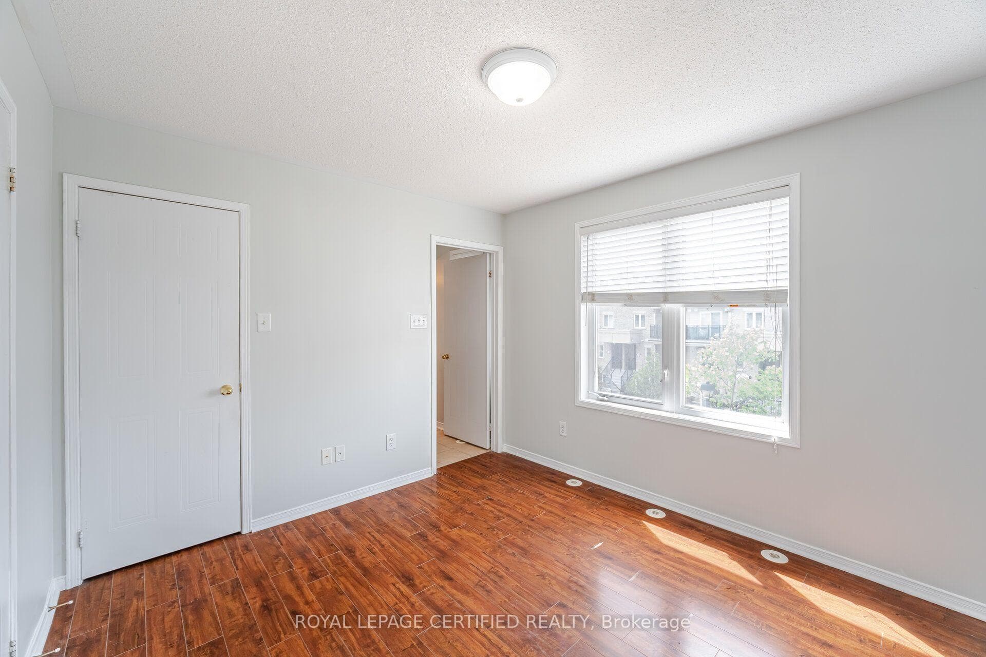 4861 Half Moon Grove Unit 16 photo 17