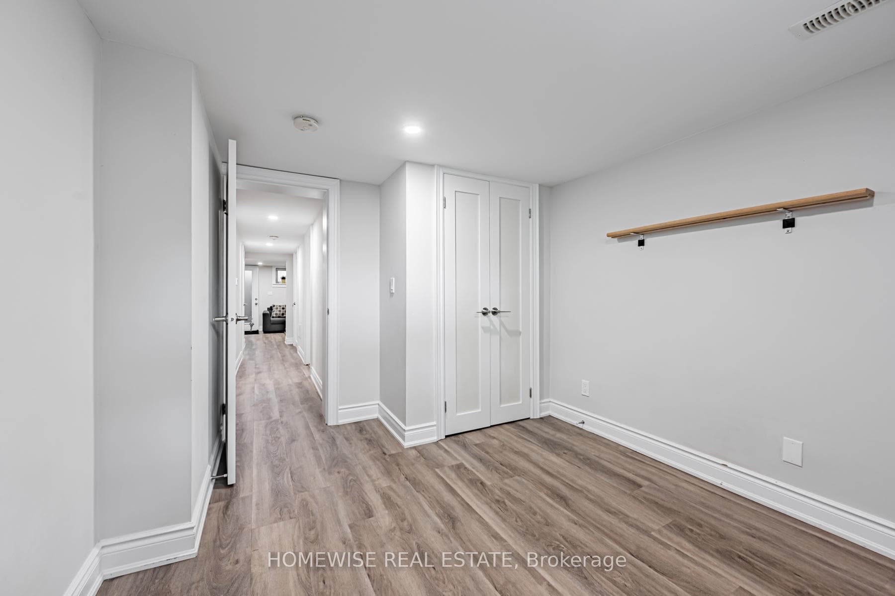 68 Fairleigh Crescent Unit Lower photo 10