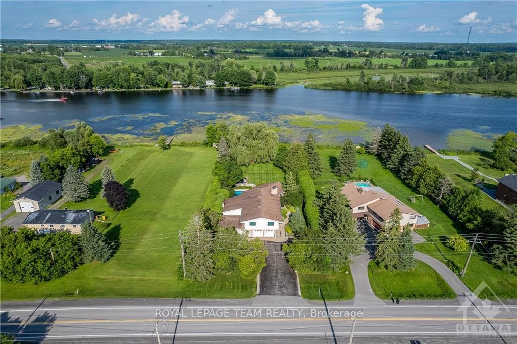 6775 RIDEAU VALLEY Drive photo 25