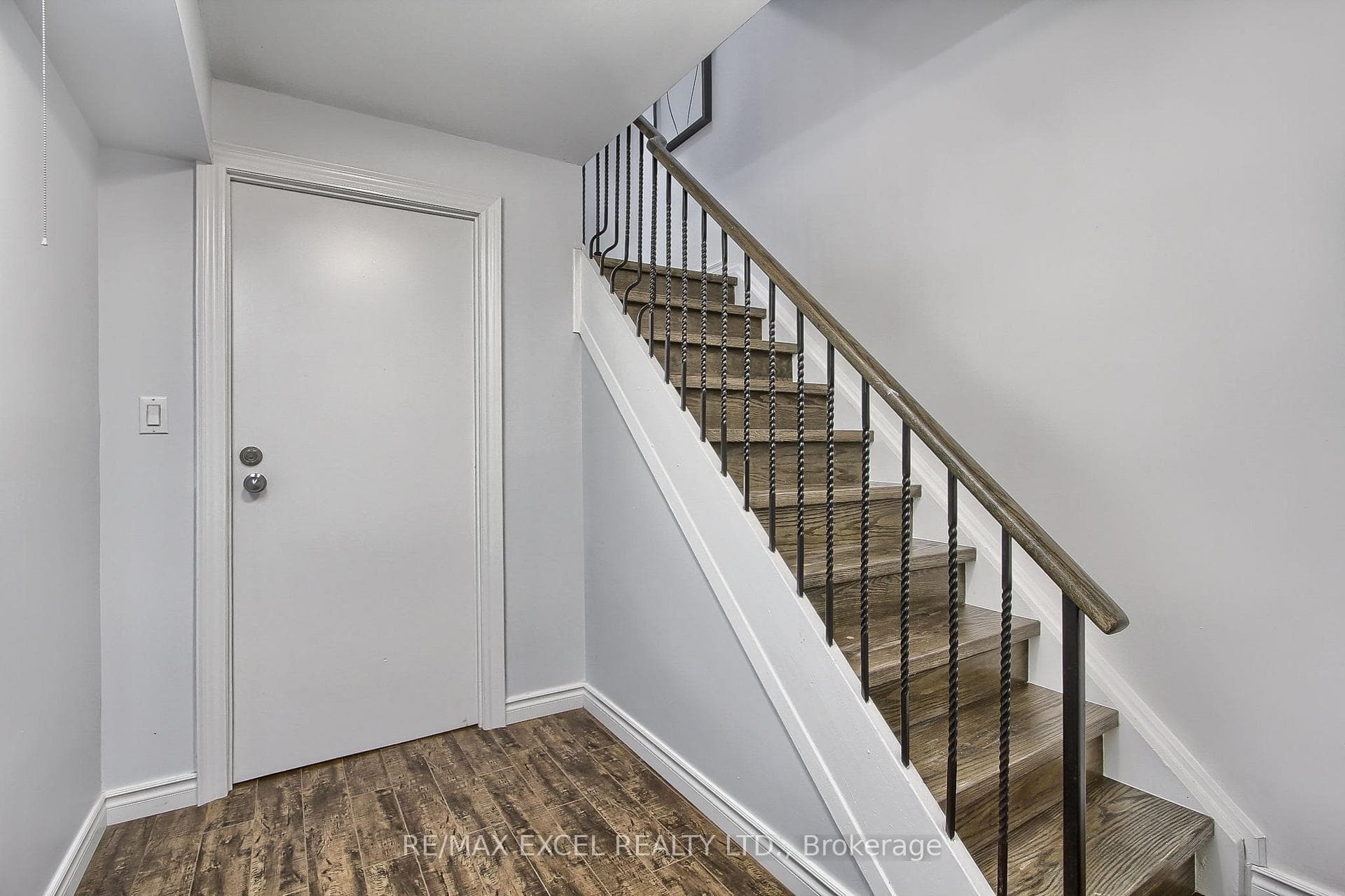 1 New Havens Way photo 33