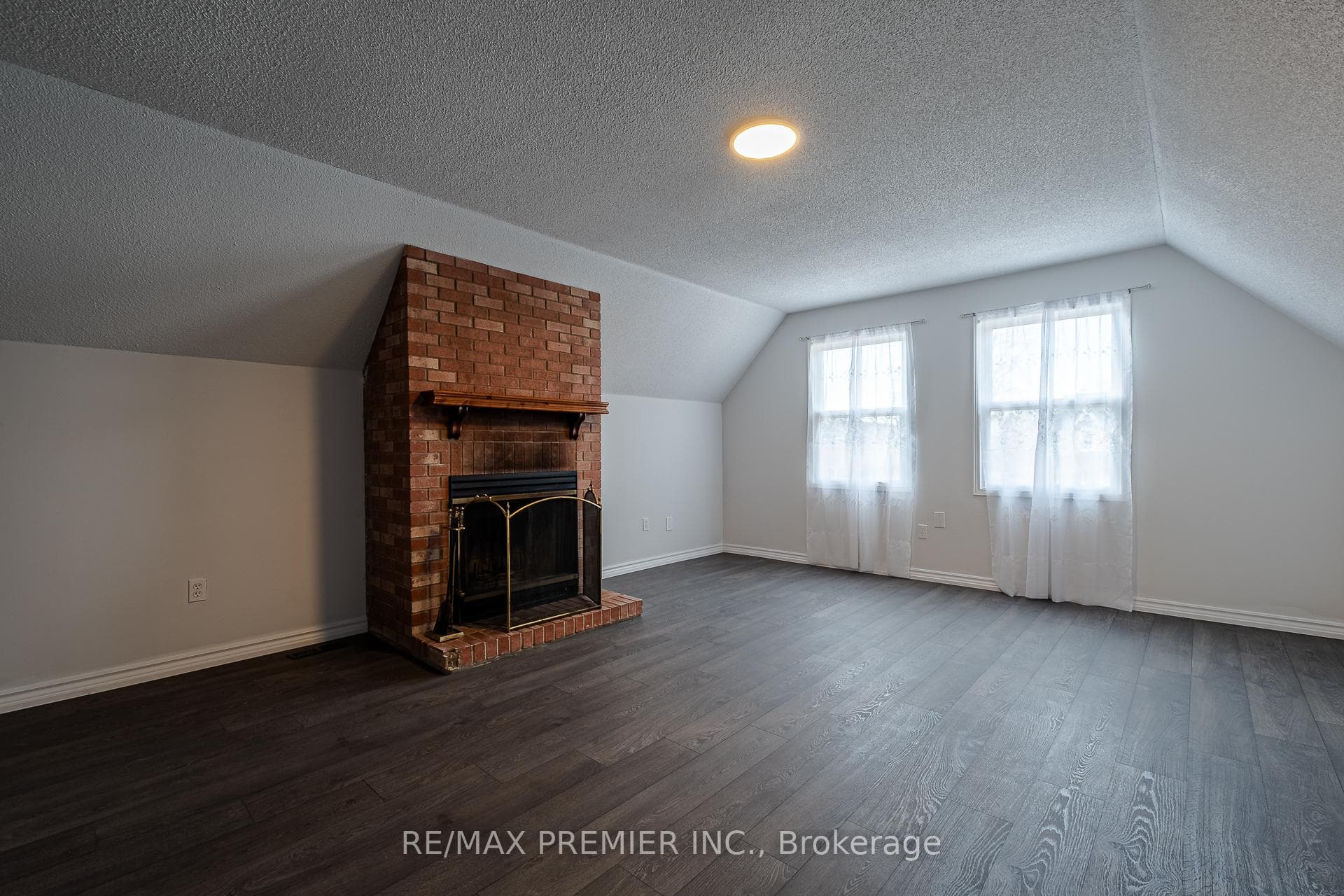 157 Heydon Avenue photo 8