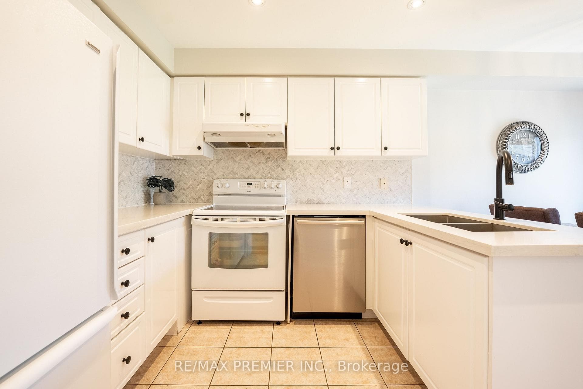 22 Laura Sabrina Drive photo 14