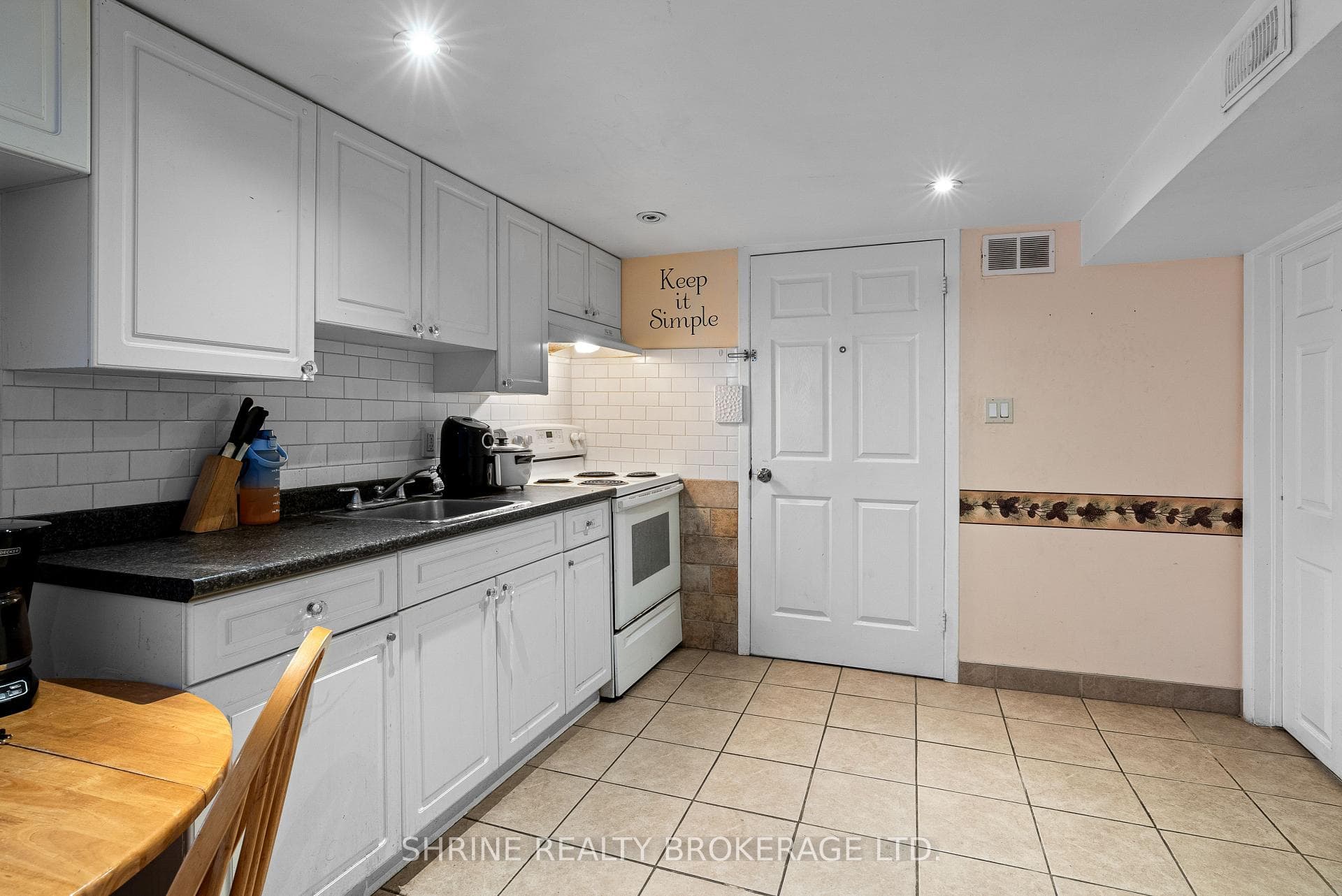 15 Garland Crescent photo 30