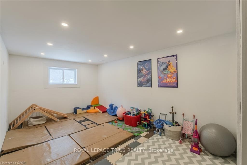 13 Ridgeway Avenue photo 29
