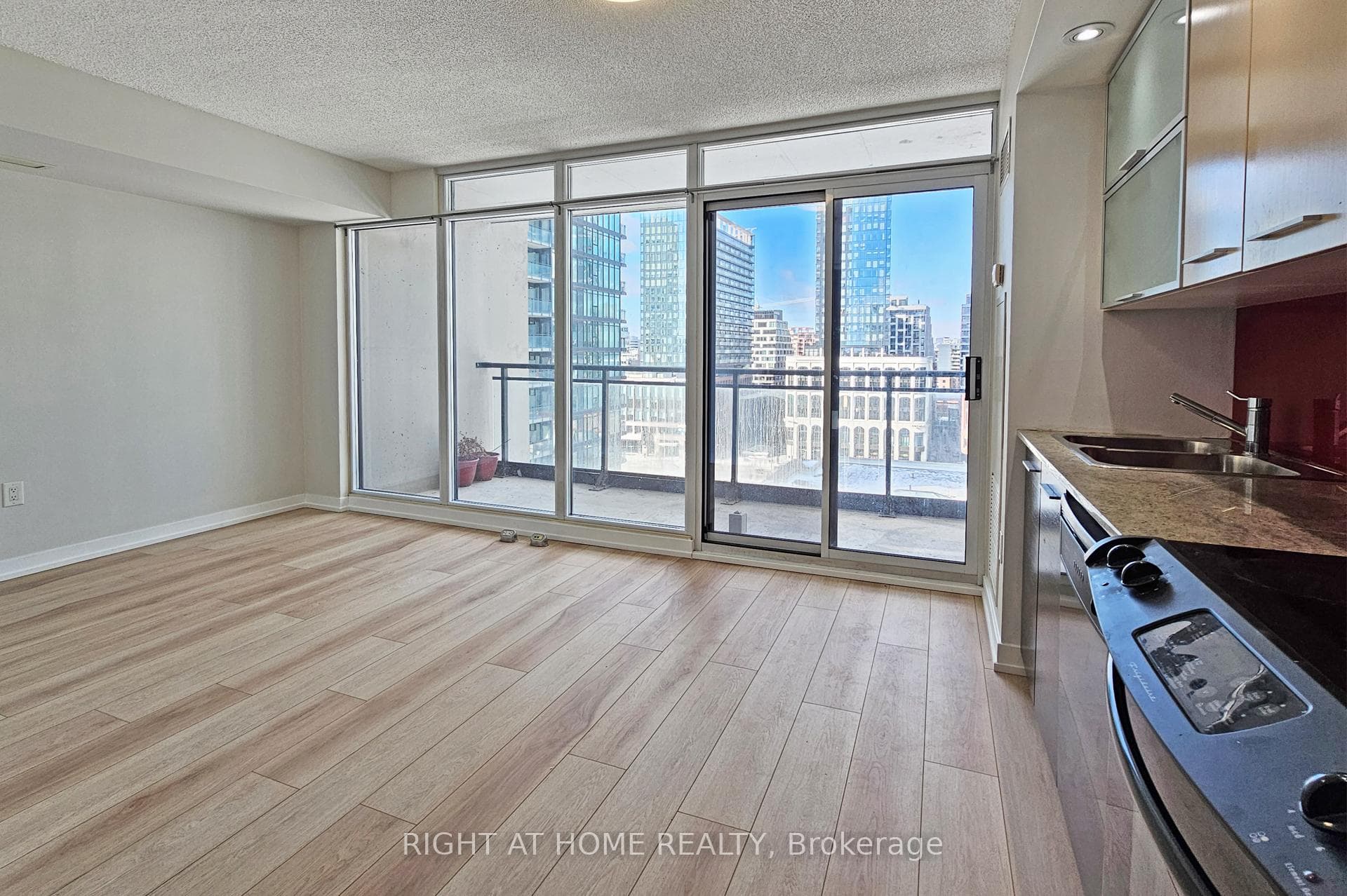 8 Telegram Mews Unit 1508 photo 1