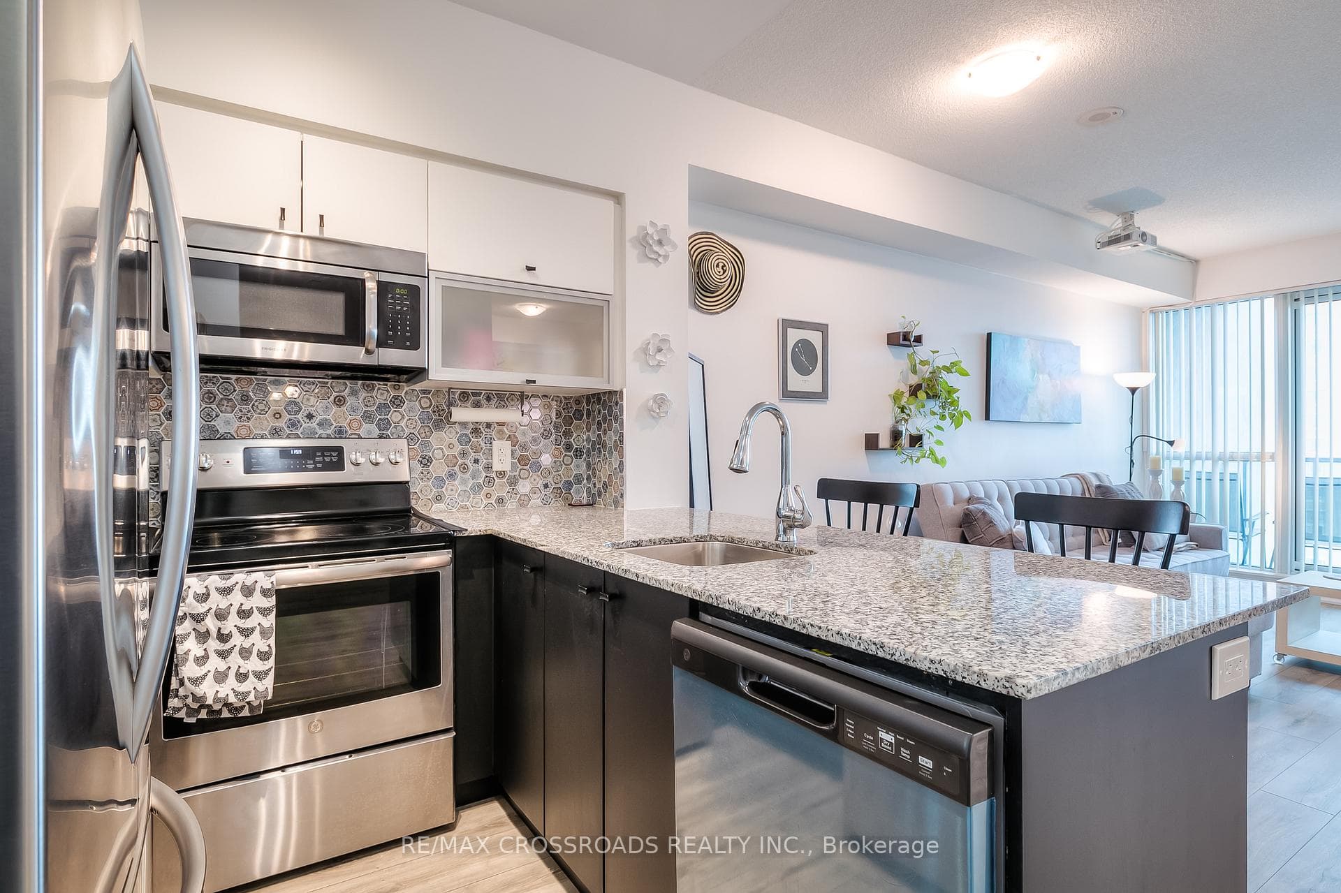 150 East Liberty Street Unit 1701 photo 14