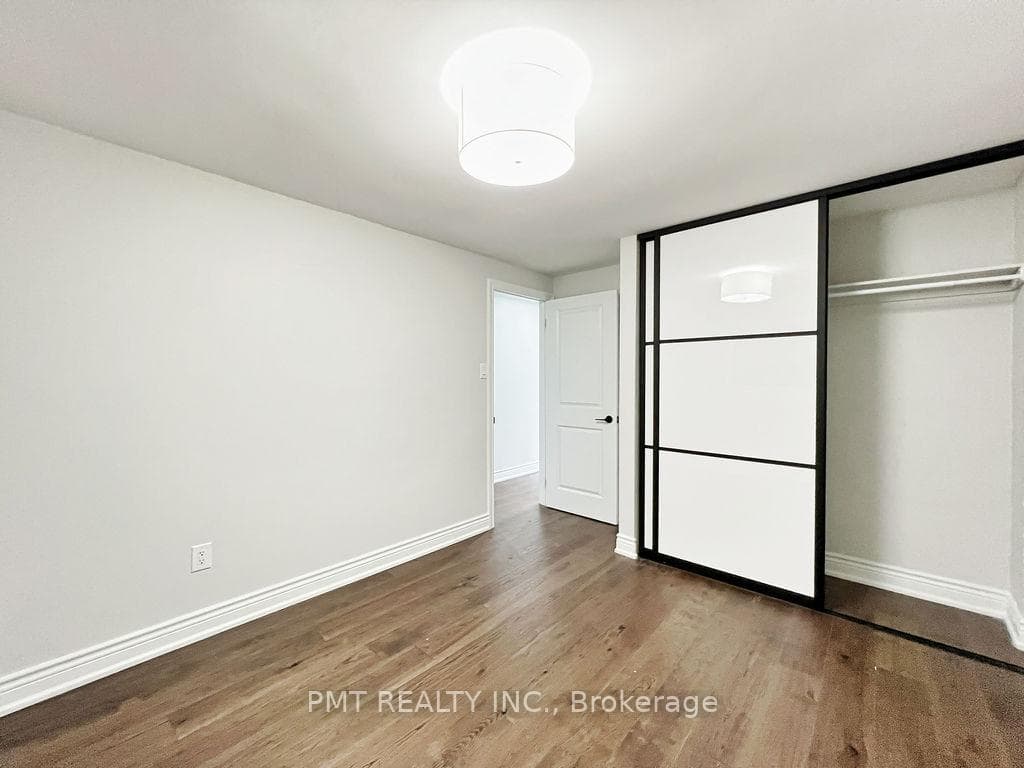 81 Burlington Street photo 24