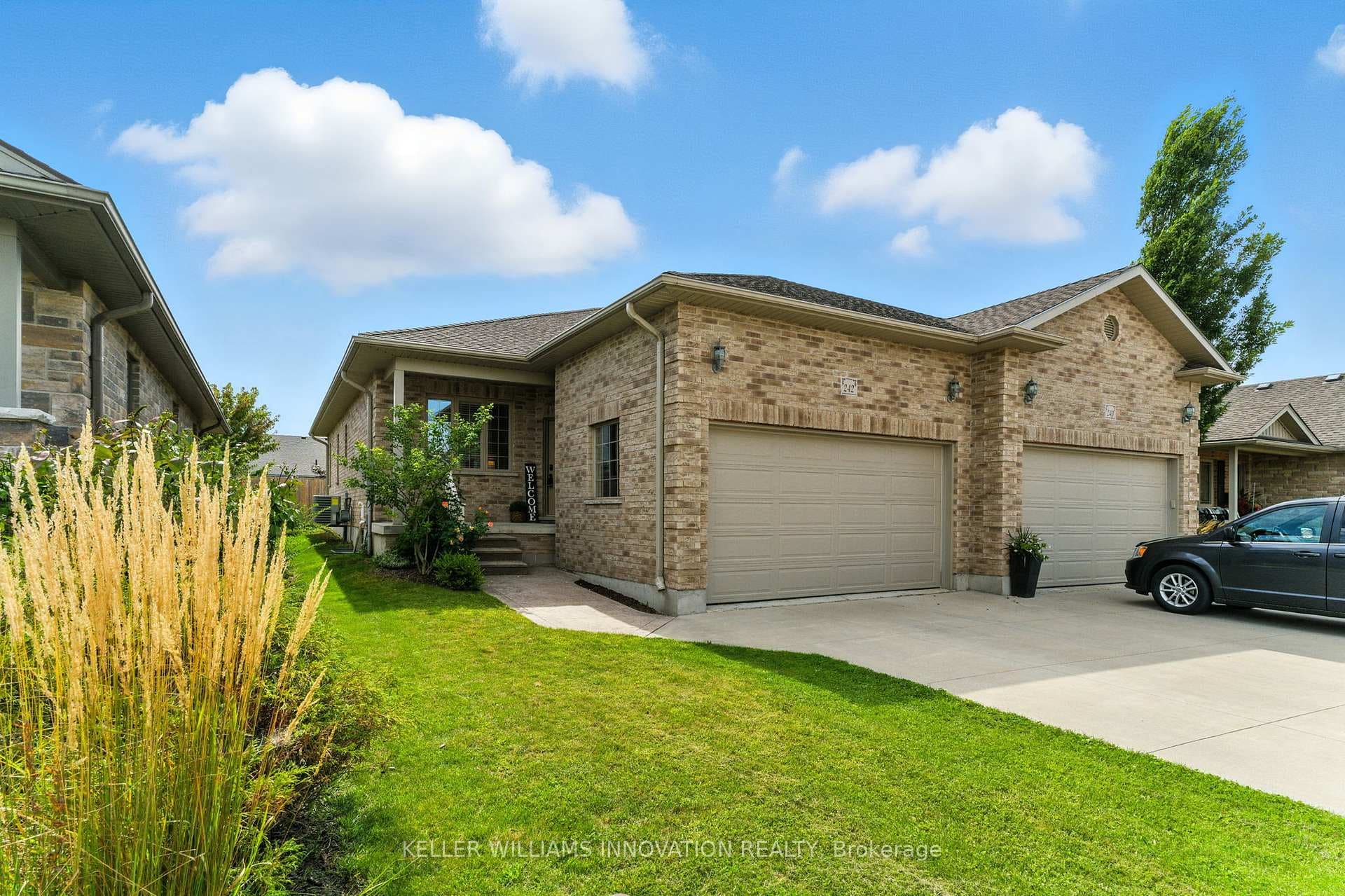 242 Hutton Street photo 4
