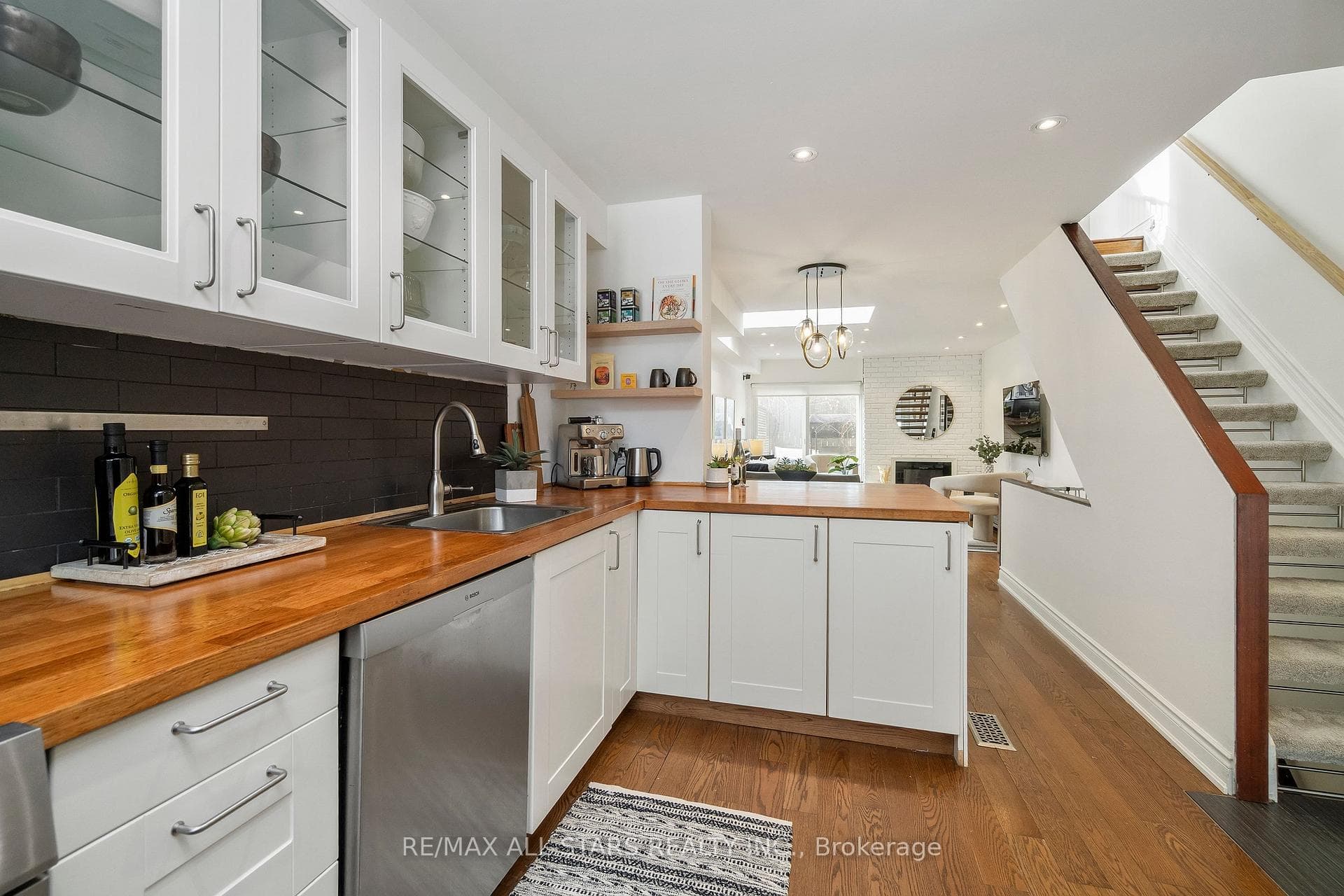 83 Pape Avenue Unit 3 photo 17