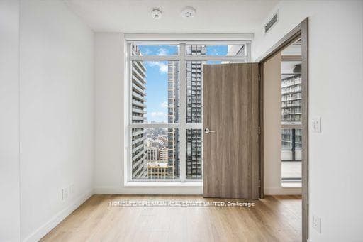 38 Widmer Street Unit 3907 photo 17