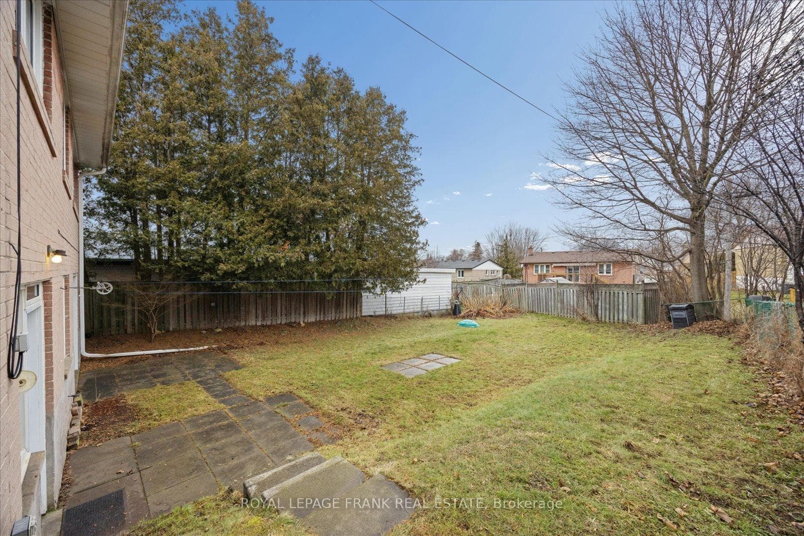 923 Greenwood Crescent photo 45