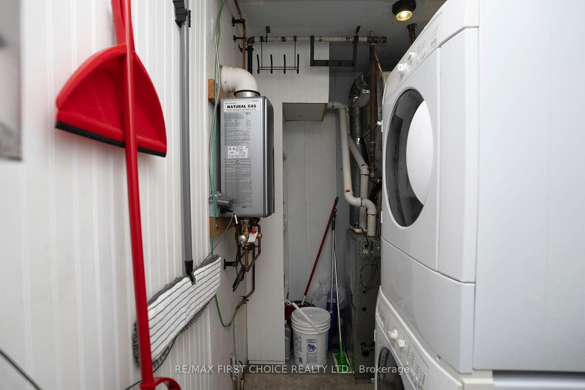205 WINDEMERE Avenue photo 29