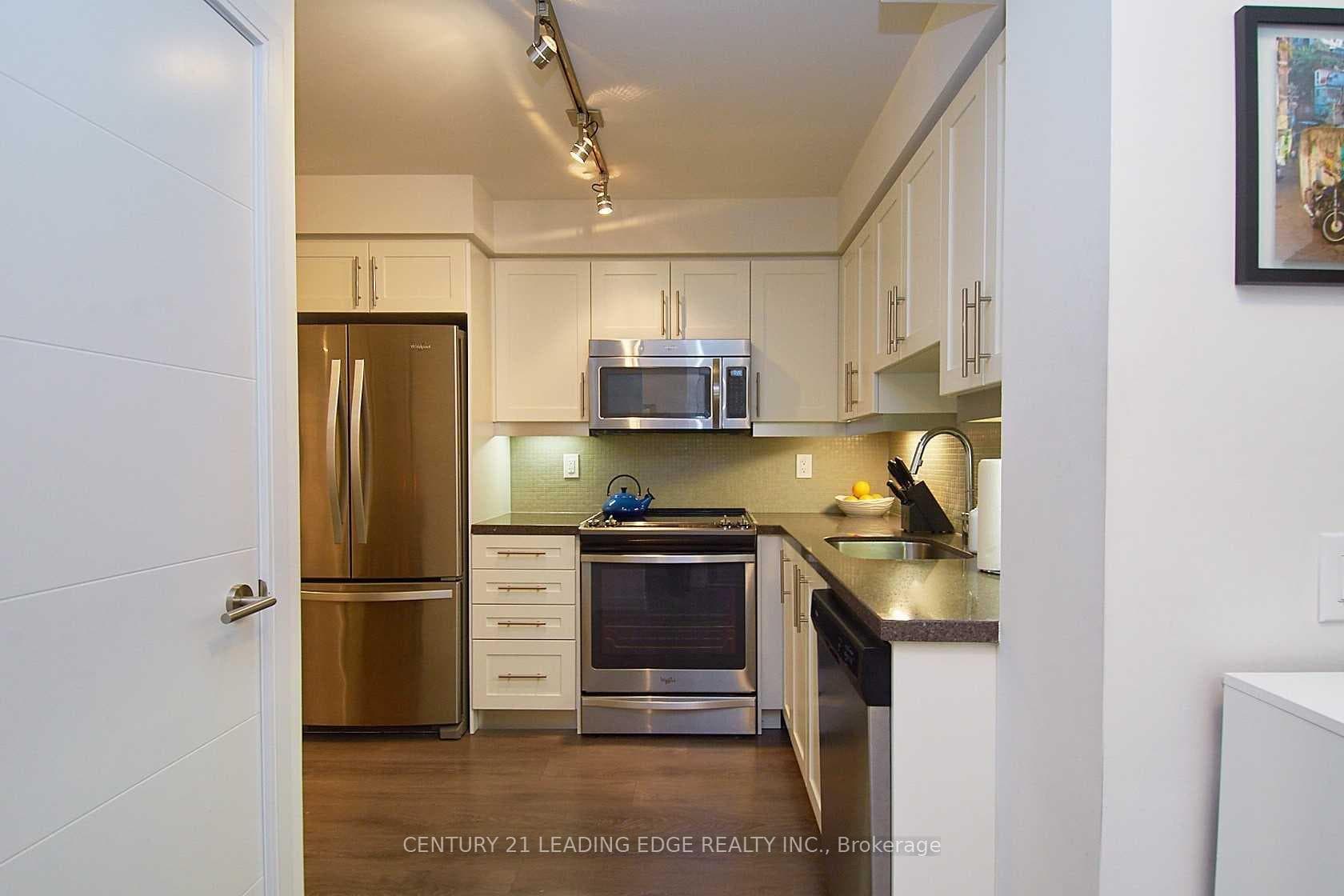 525 ADELAIDE Street Unit 1001 photo 5