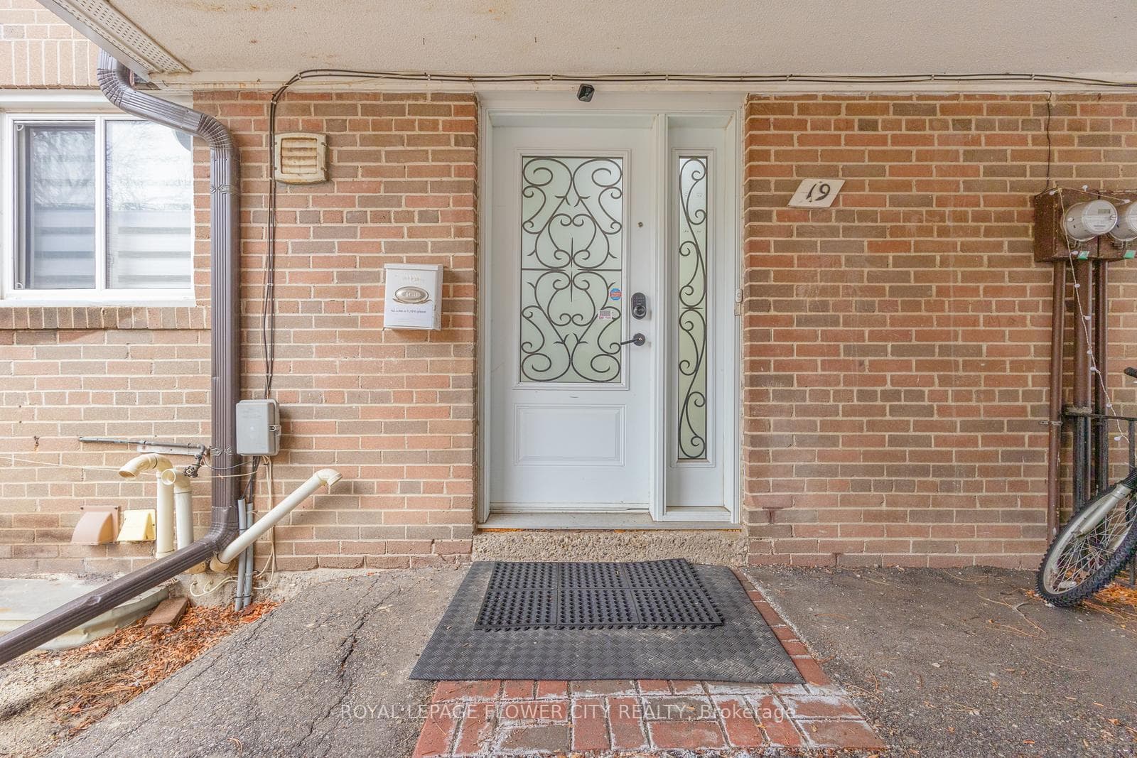 435 Silverstone Drive Unit 19 photo 5