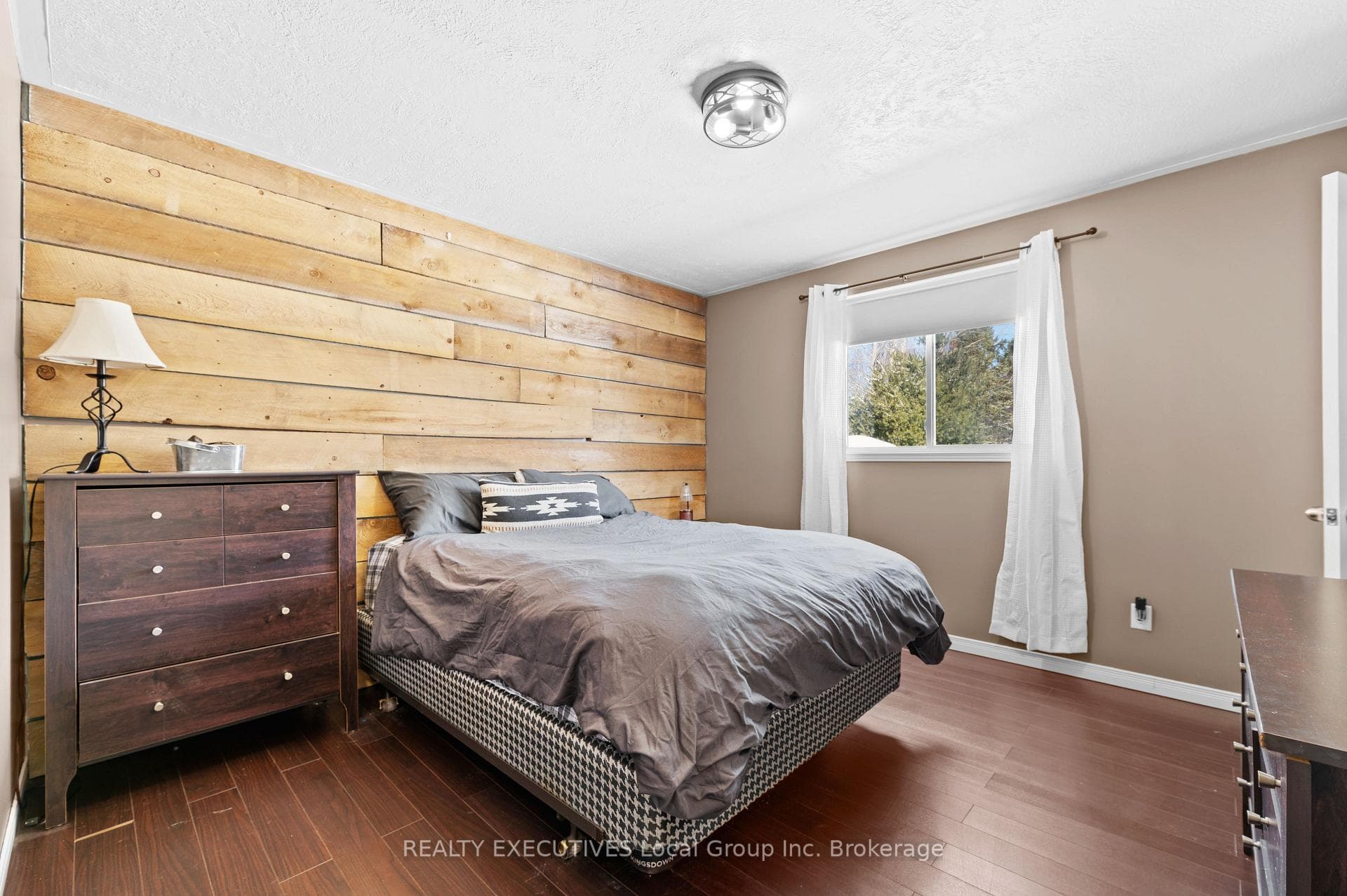 519 DEMERS Street photo 11