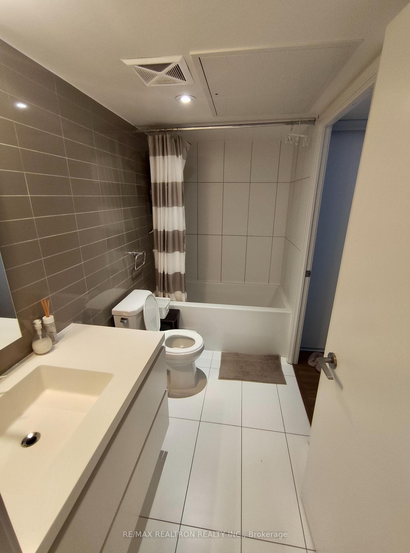 85 Queens Wharf Road Unit 1110 photo 9