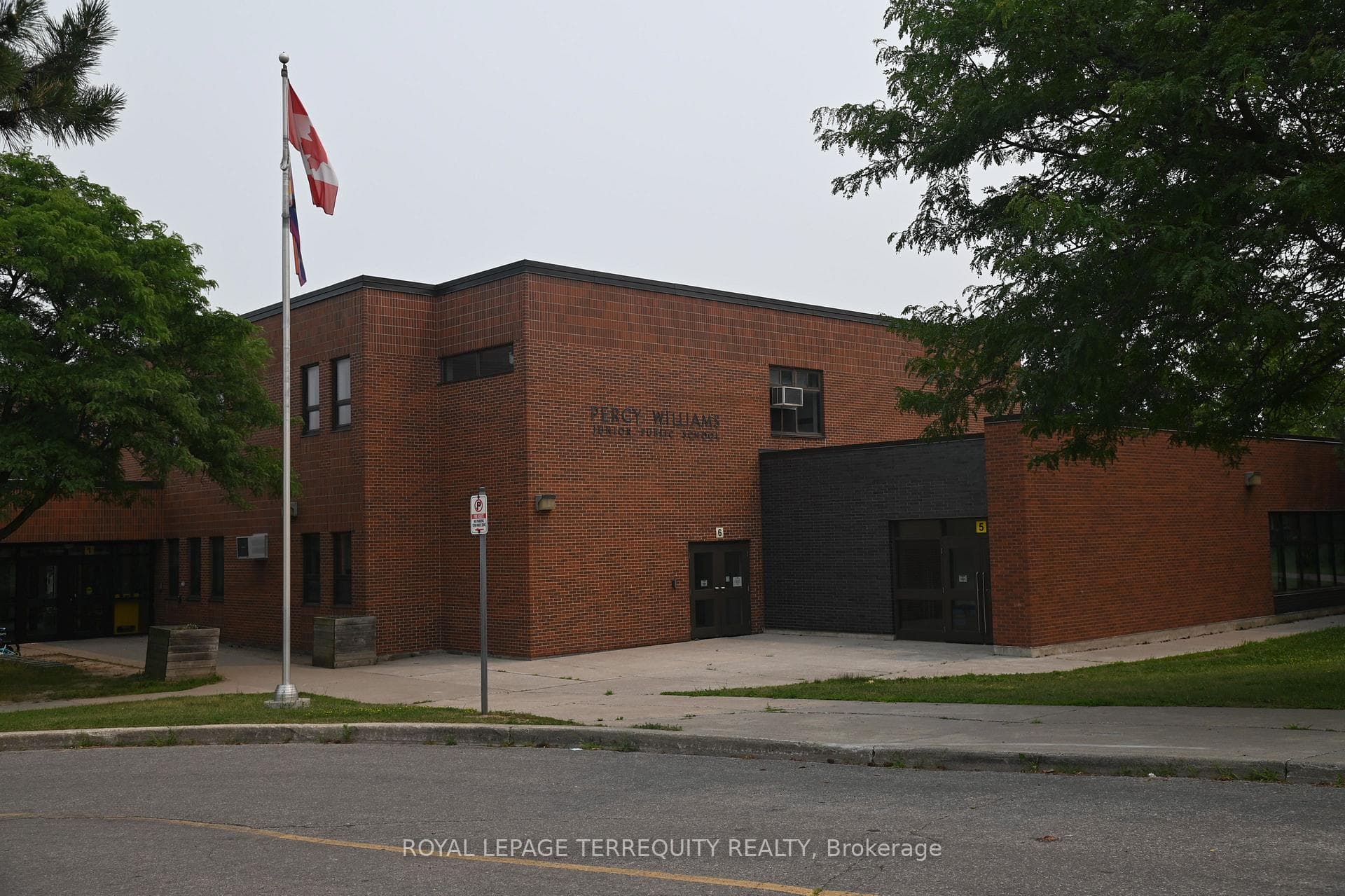 22 White Heather Boulevard photo 24