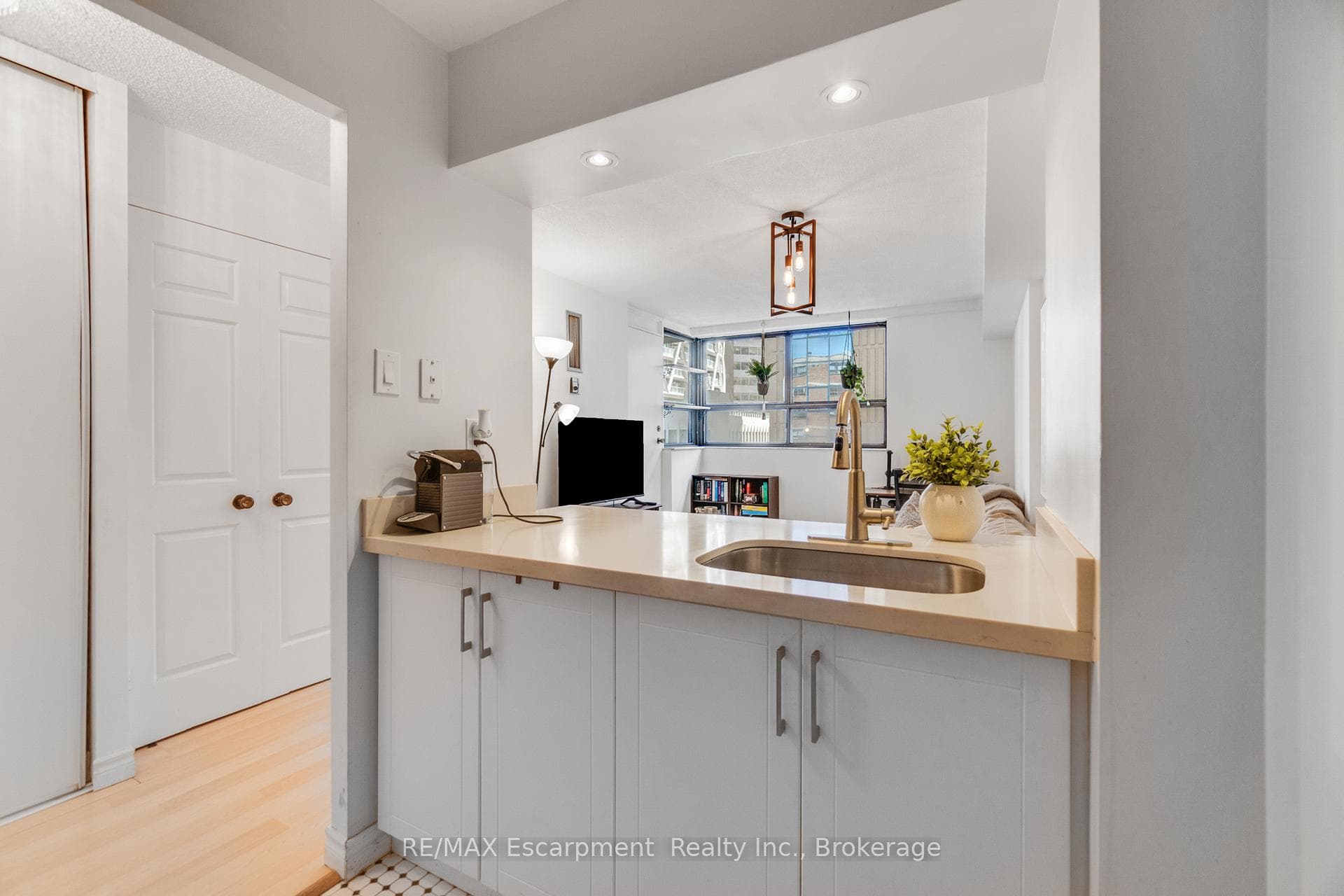 80 Saint Patrick Street Unit 820 photo 15