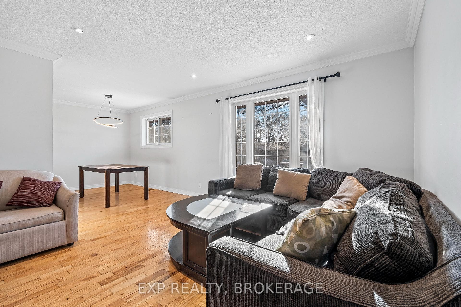 60 GUTHRIE Drive photo 8