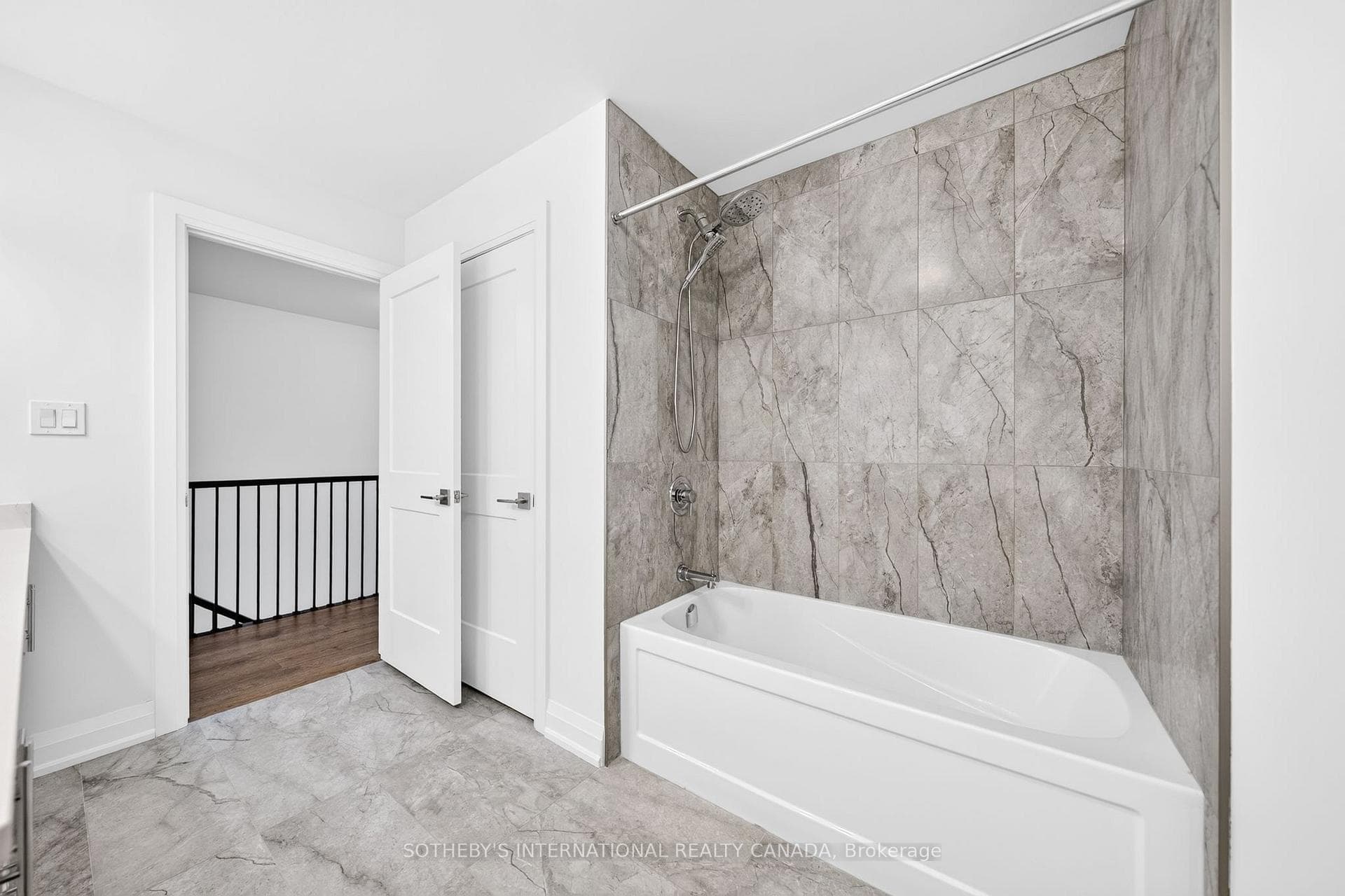 2nd Floor Main Bathroom