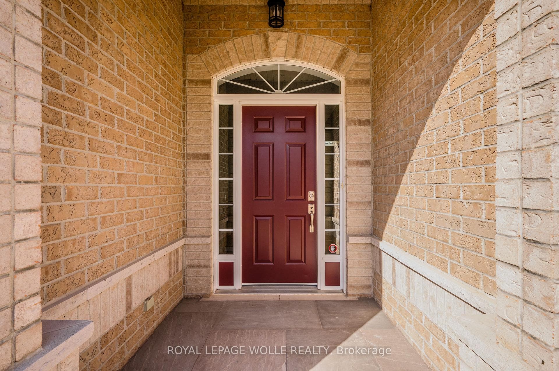 806 Munich Circle photo 3