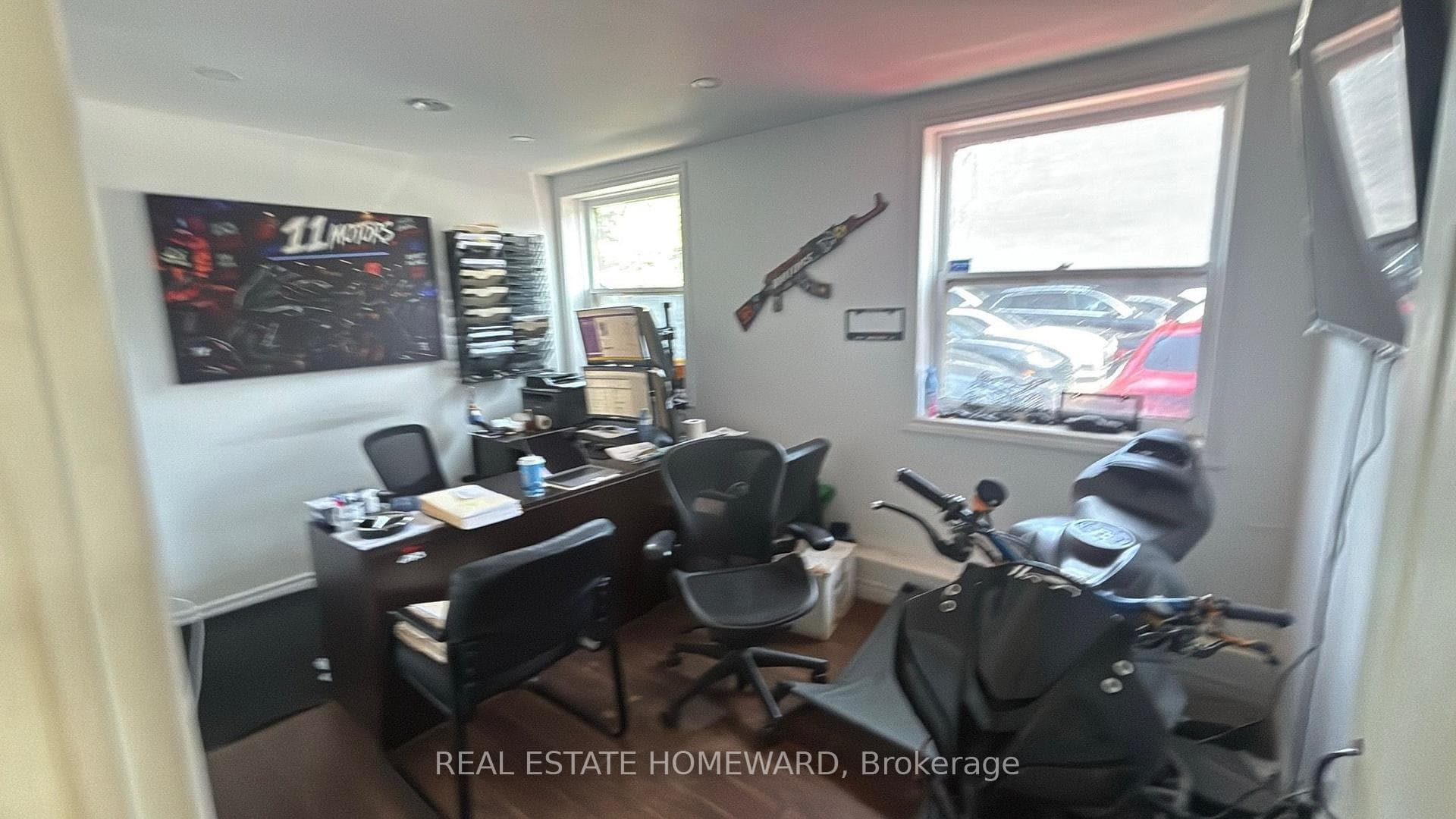 2872 Kingston Road photo 4