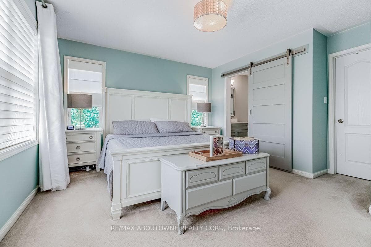 2418 Hollybrook Drive photo 13