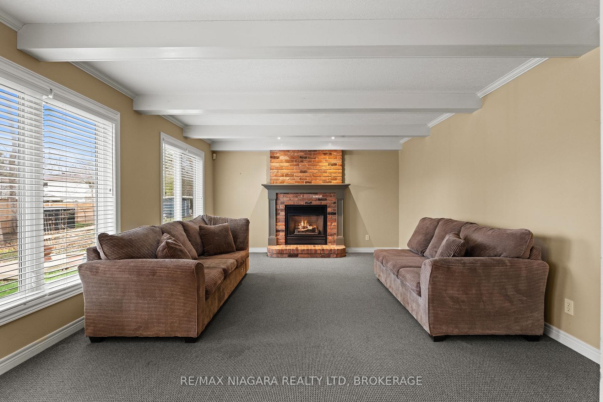 12 OAK Drive photo 9