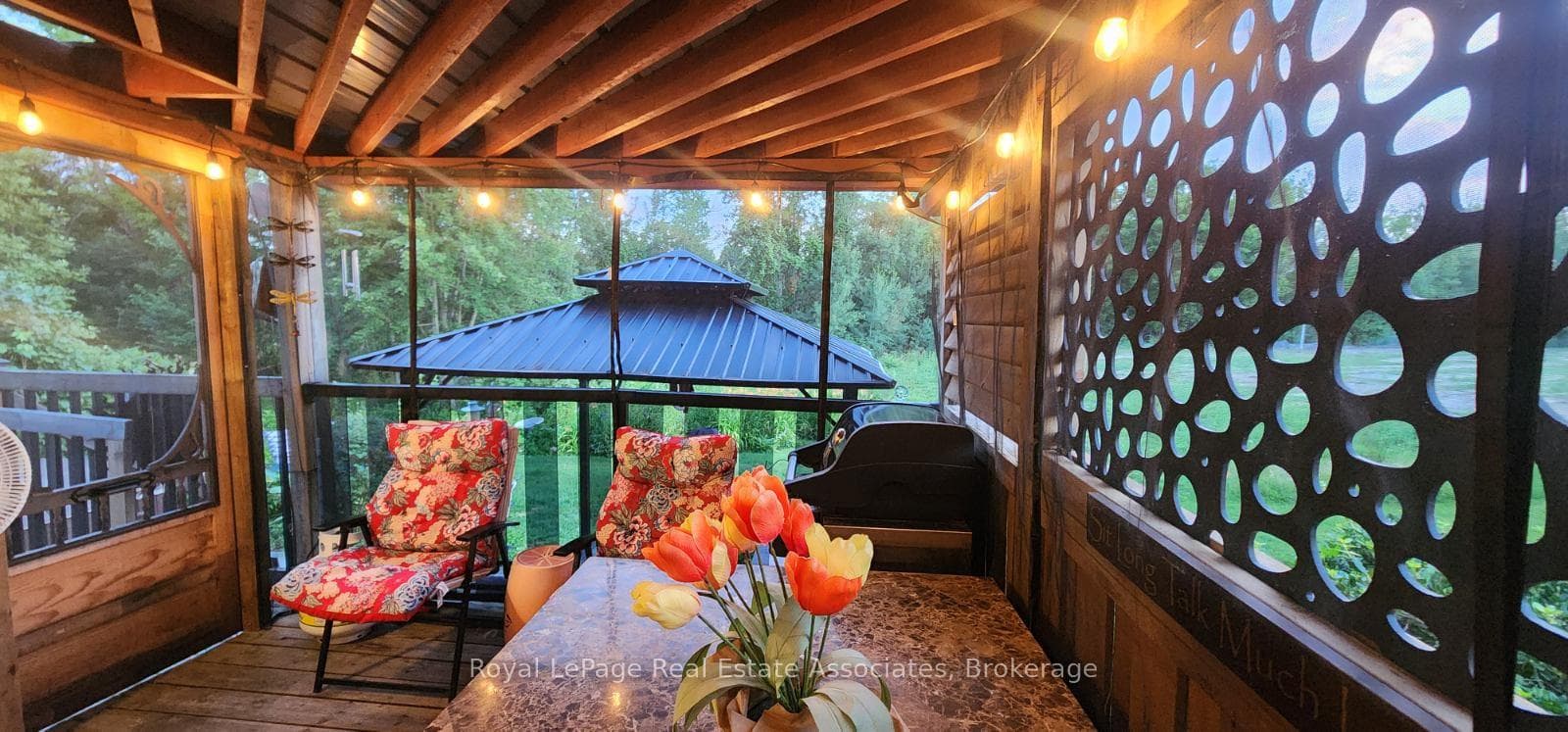 11 Tamarack Court photo 24