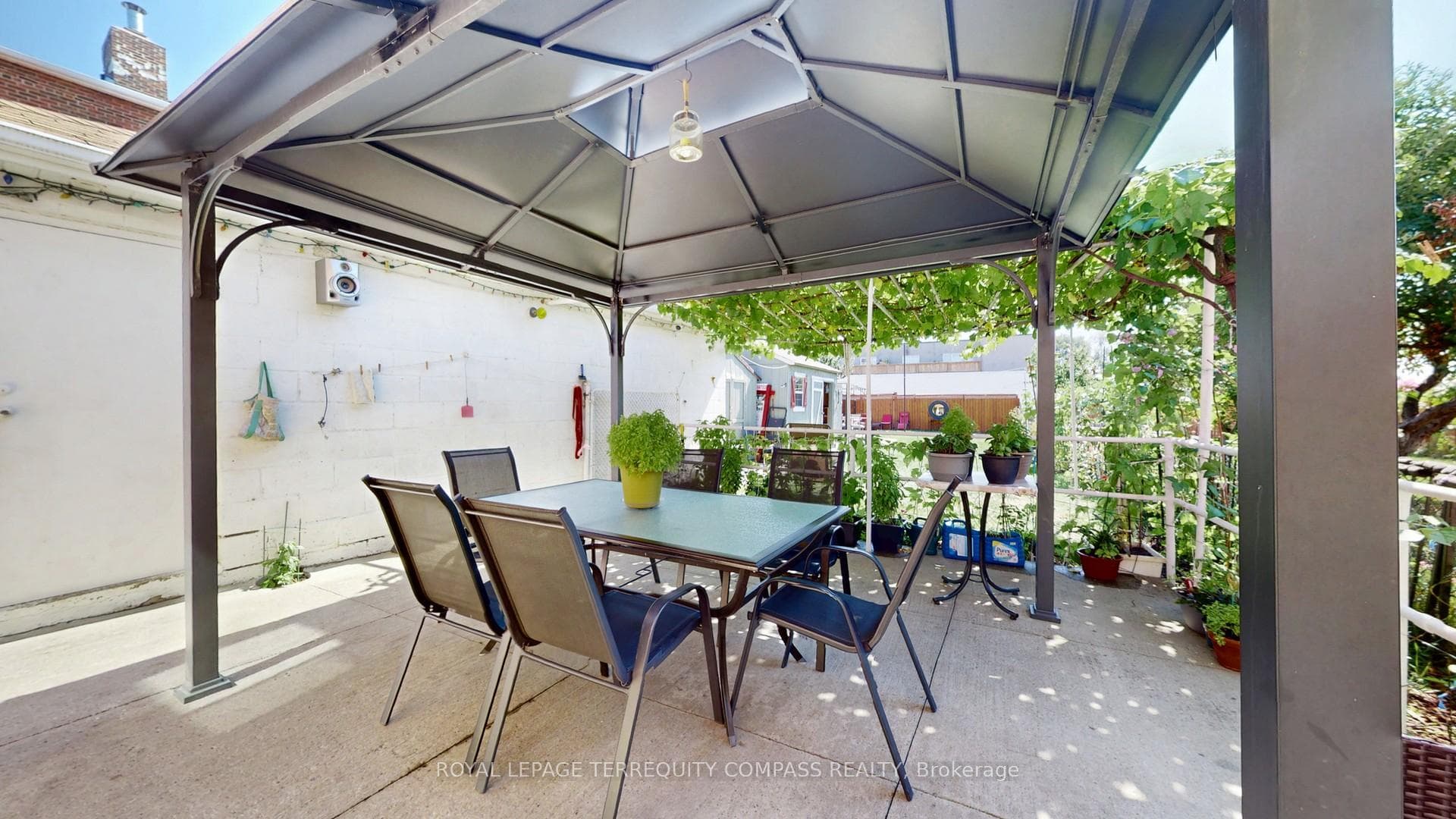 11 Arrowsmith Avenue photo 38