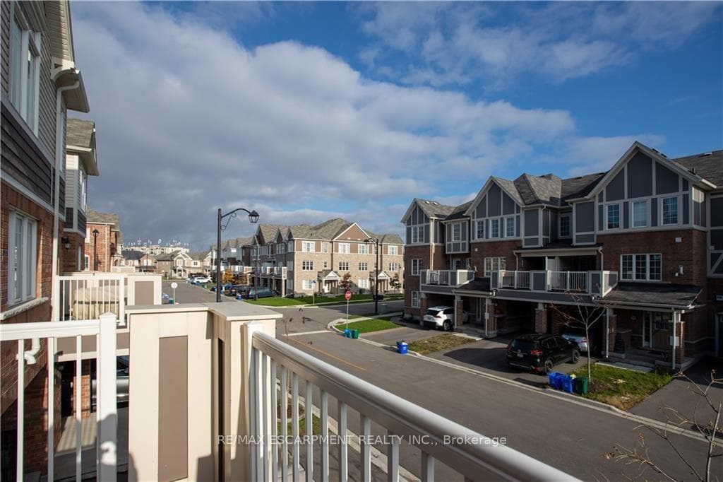 560 Allport Gate photo 22