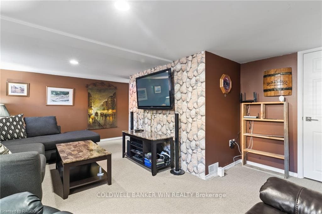 145 EGREMONT Street photo 19