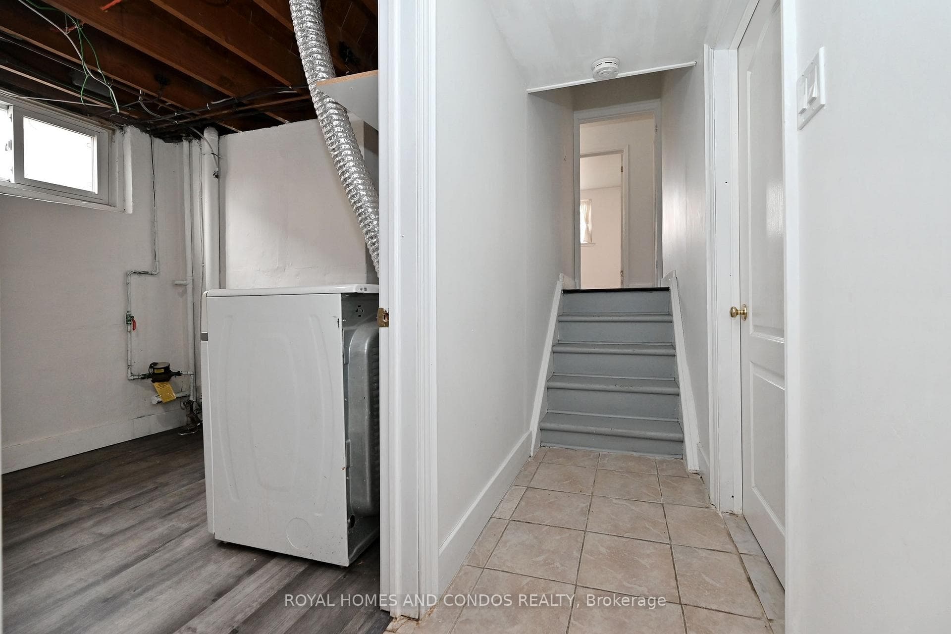 40 Pender Crescent Unit Lower photo 20
