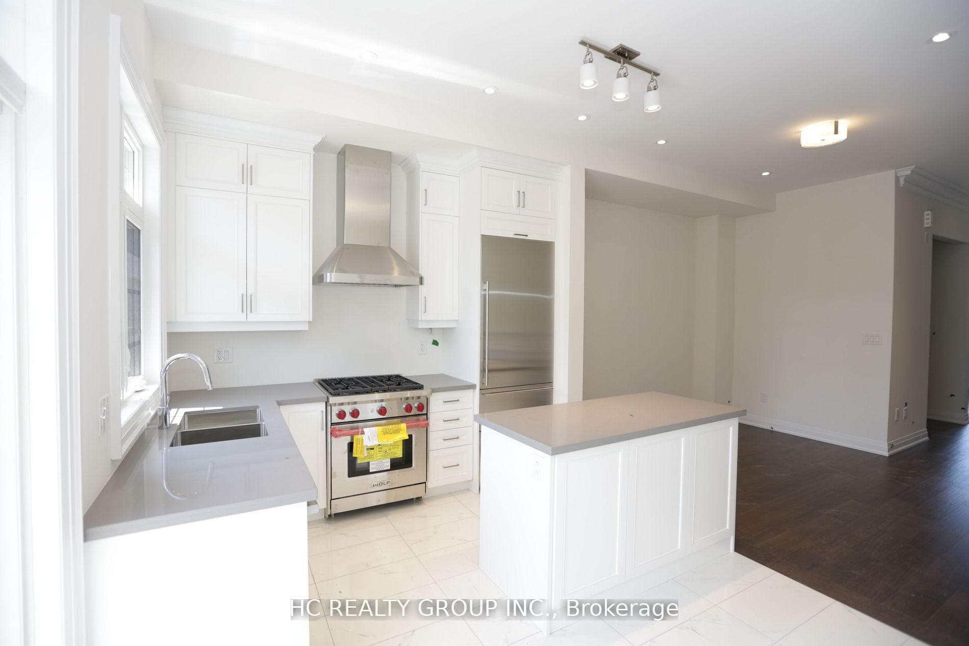 4245 Major Mackenzie Drive photo 6