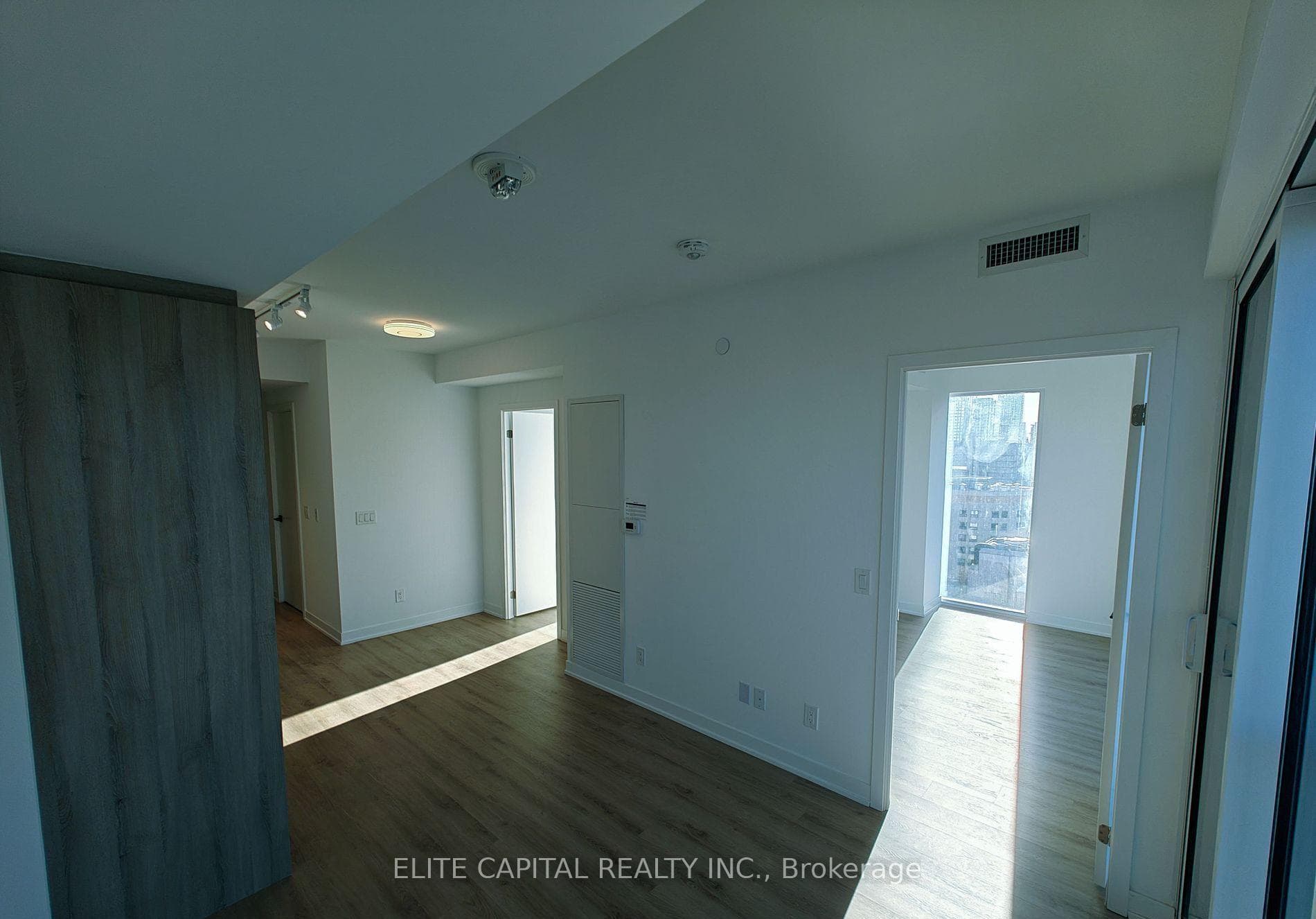 319 Jarvis Street Unit 1806 photo 4
