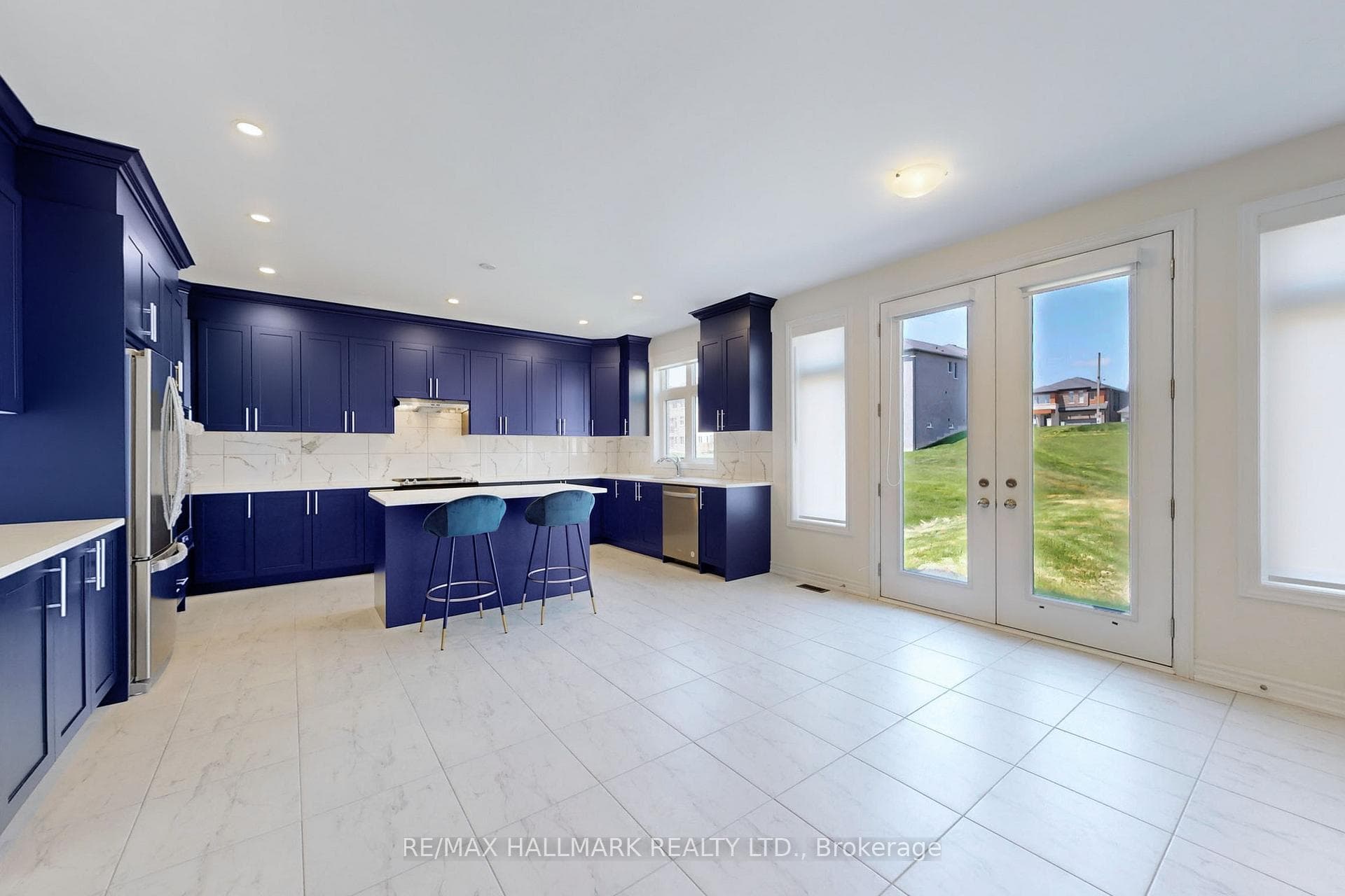 37 Fair Winds Lane photo 3