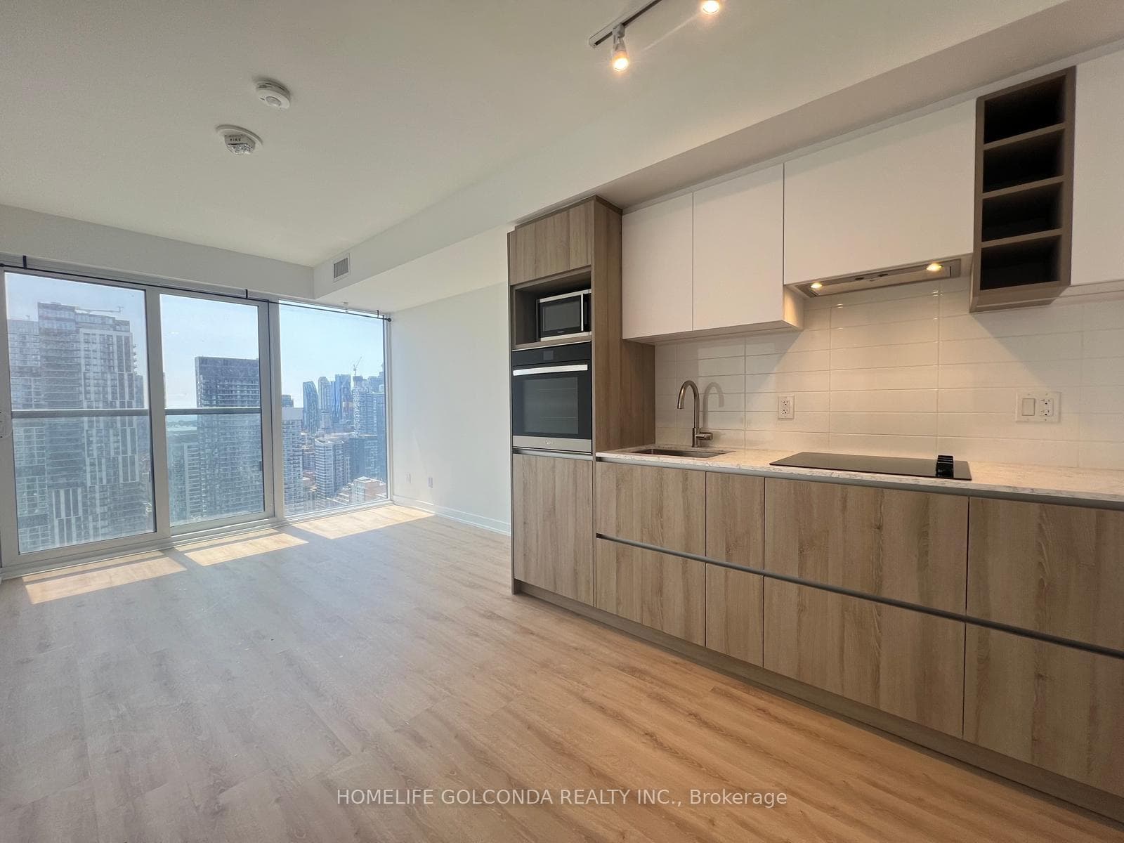 319 Jarvis Street Unit 3216 photo 2