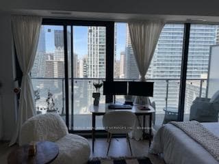 161 Roehampton Avenue Unit 2004 photo 5