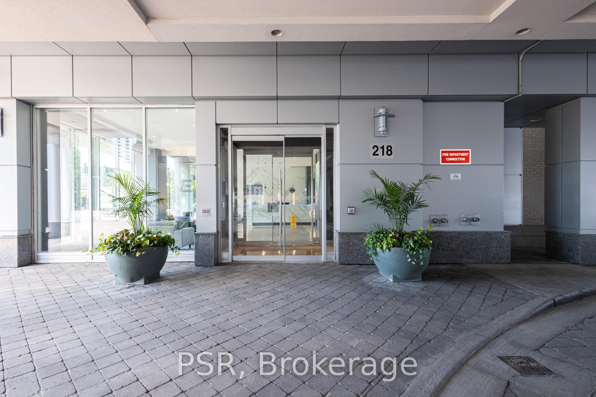 218 Queens Quay Unit 1506 photo 35