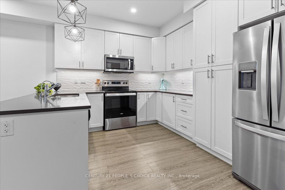 51 Sparrow Avenue Unit 56 photo 8
