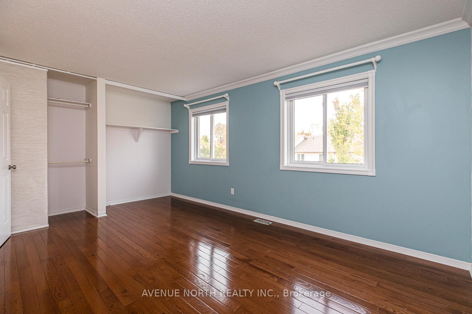 497 Lawler Crescent photo 17