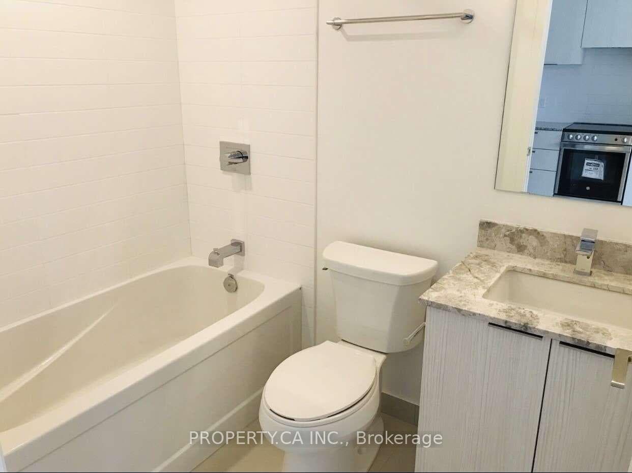 501 Yonge Street Unit 1706 photo 8