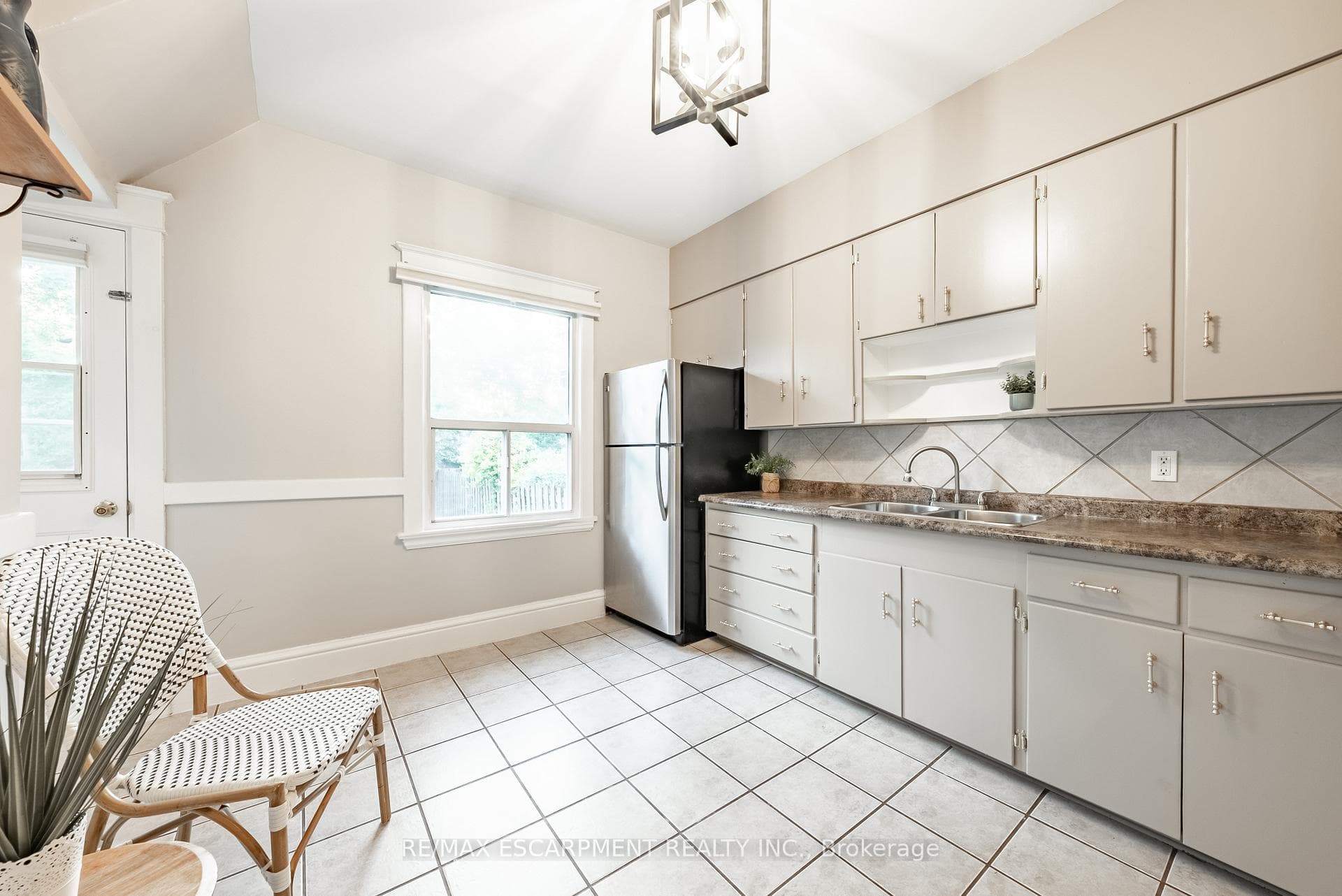 16 Tragina Avenue photo 7