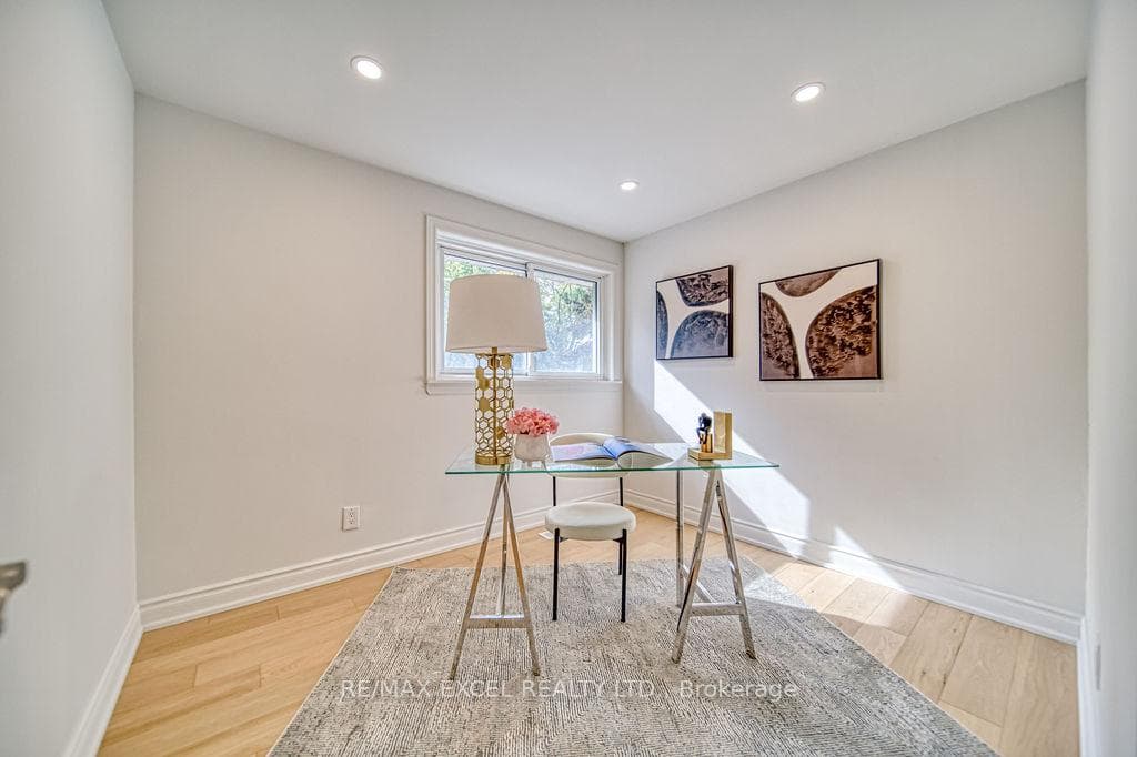 24 Bridlewood Boulevard photo 22