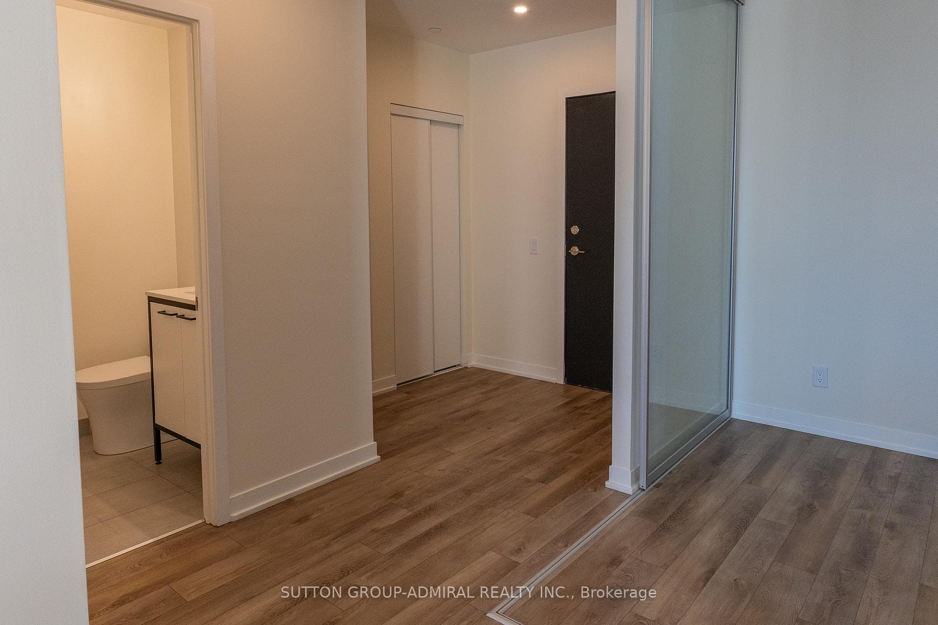 1808 St Clair Avenue Unit 613 photo 8