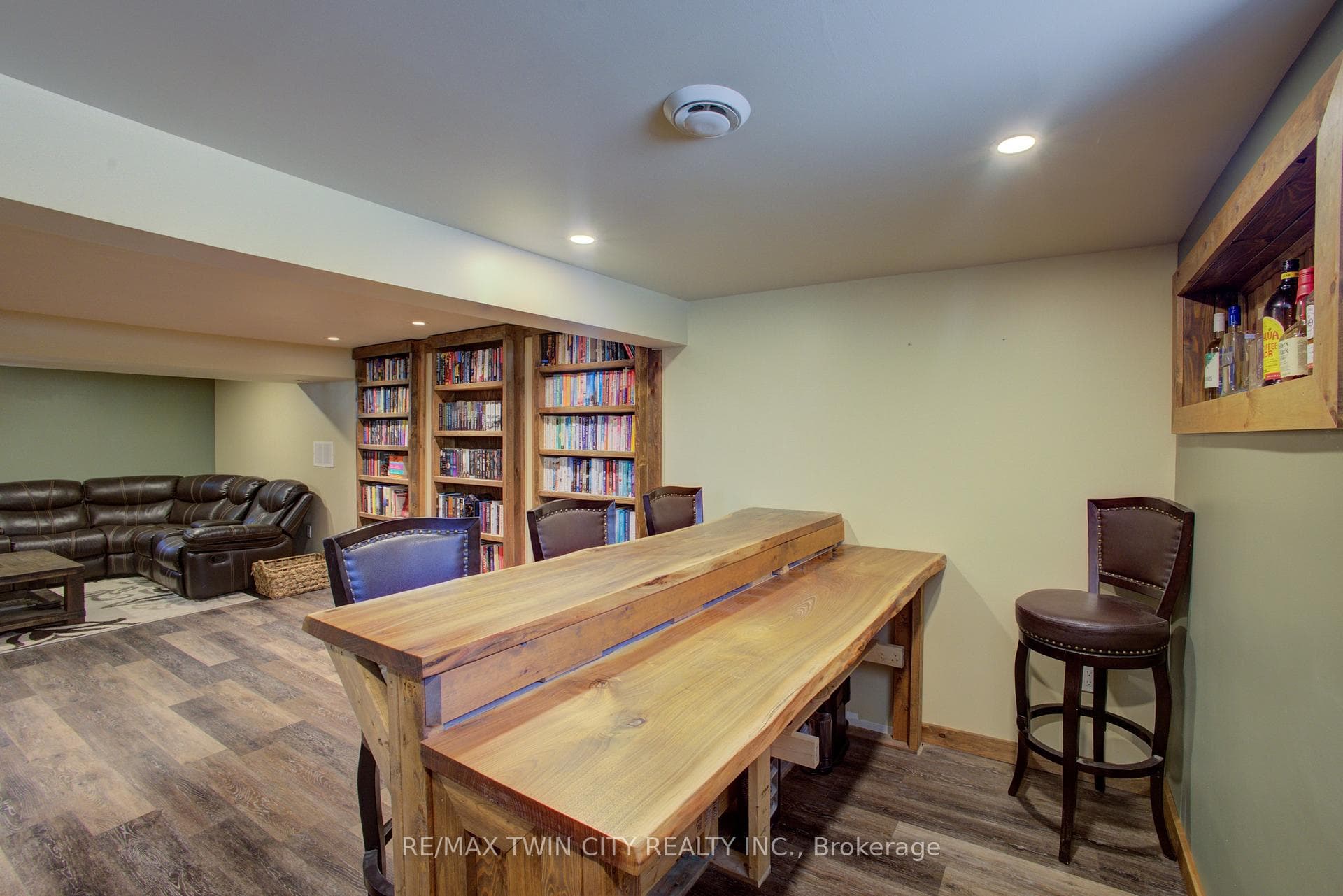 141 Goderich Street photo 26