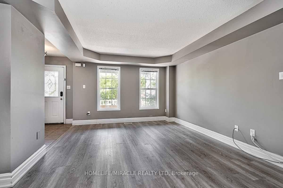 101 Glenashton Drive photo 8