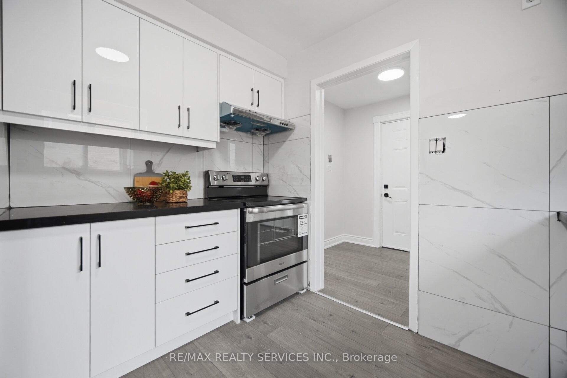 7493 Netherwood Road photo 15