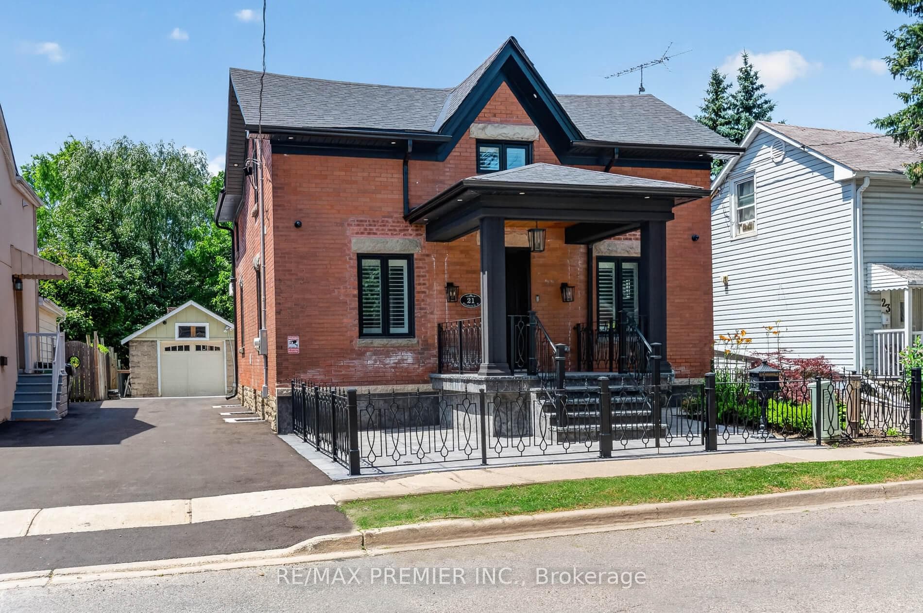 21 Elizabeth Street Unit Upper photo 1