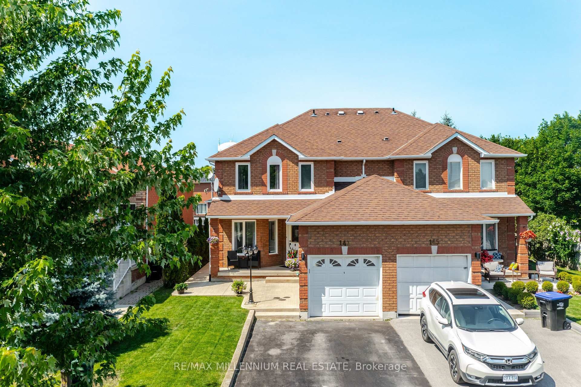 143 Hudson Crescent photo 2